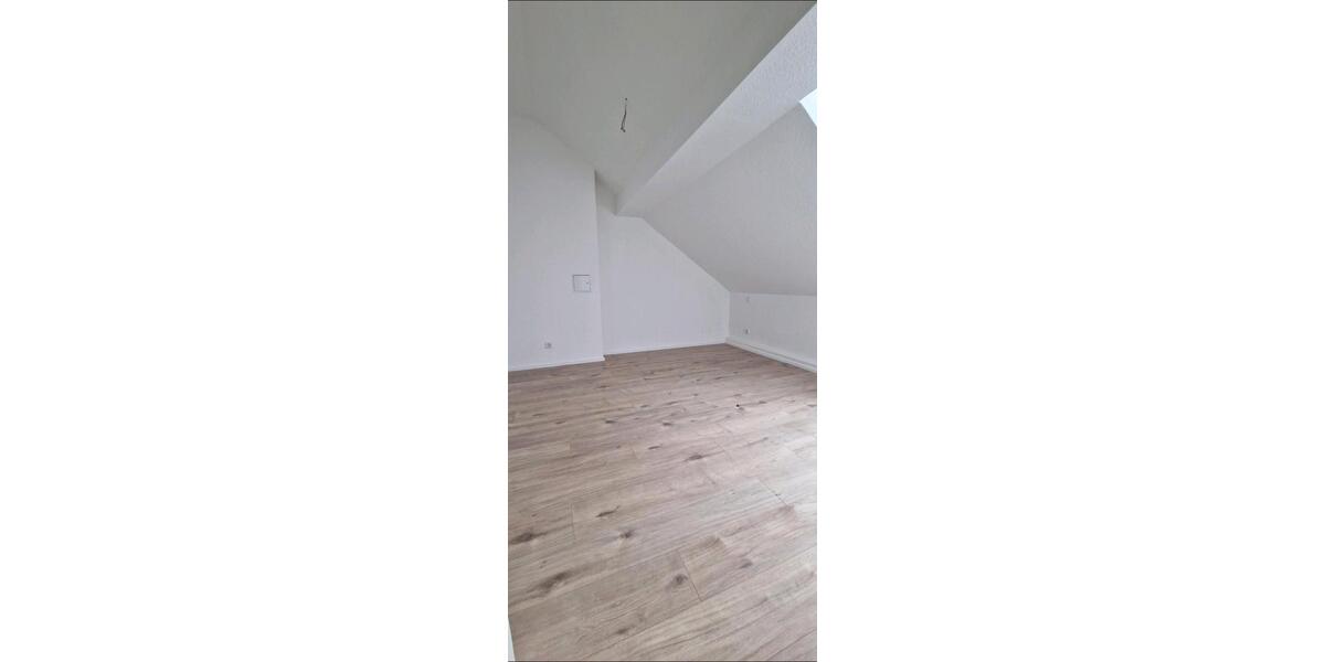 Dachgeschoßwohnung Bottrop Batenbrock - 2 Zimmer, 75 m&sup2;, 750&euro; | Angebot:25647921