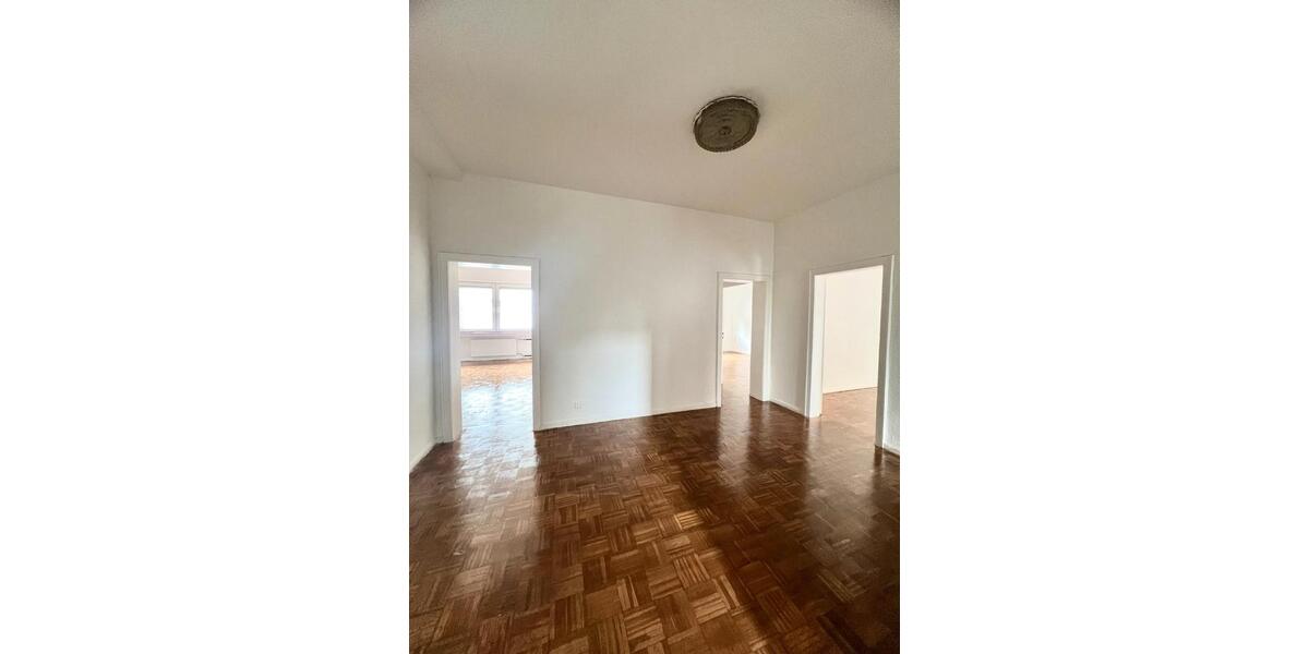 Etagenwohnung Gelsenkirchen - 5 Zimmer, 144 m&sup2;, 1.090&euro; | Angebot:26652165