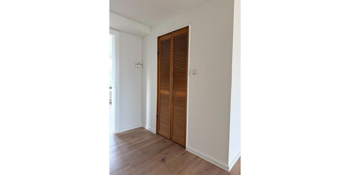 Dachgeschoßwohnung Gelsenkirchen - 2 Zimmer, 85 m&sup2;, 460&euro; | Angebot:25418936