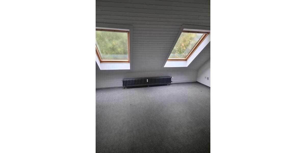Dachgeschoßwohnung Gelsenkirchen Ückendorf - 3 Zimmer, 75 m&sup2;, 450&euro; | Angebot:27566381