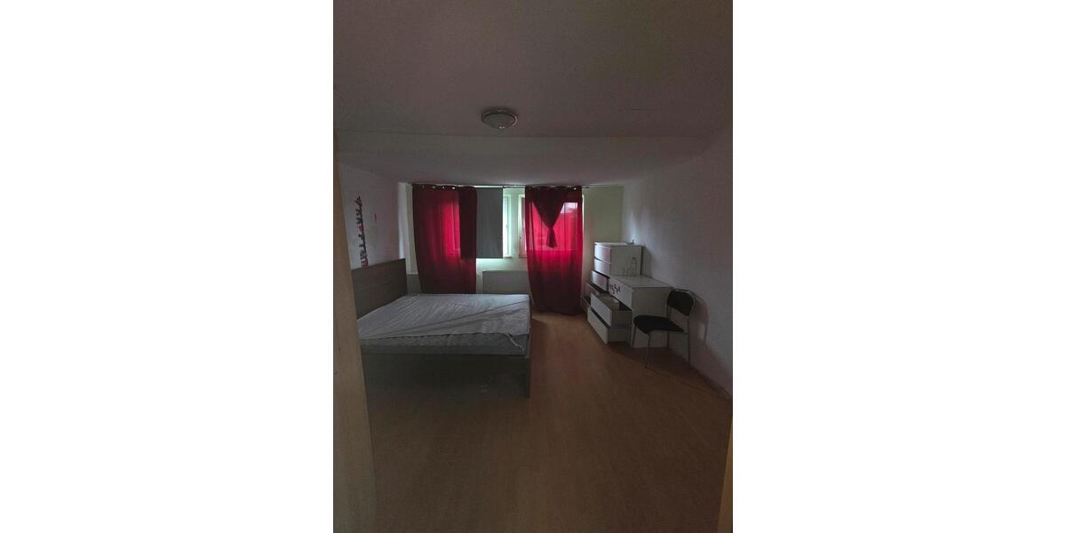 Dachgeschoßwohnung Gelsenkirchen Gelsenkirchen-West - 5 Zimmer, 92 m&sup2;, 850&euro; | Angebot:26494656