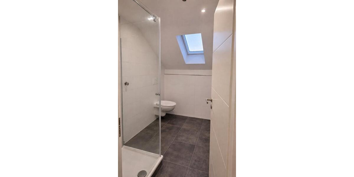 Dachgeschoßwohnung Essen Stadtbezirk VIII - 3 Zimmer, 85 m&sup2;, 950&euro; | Angebot:26638437