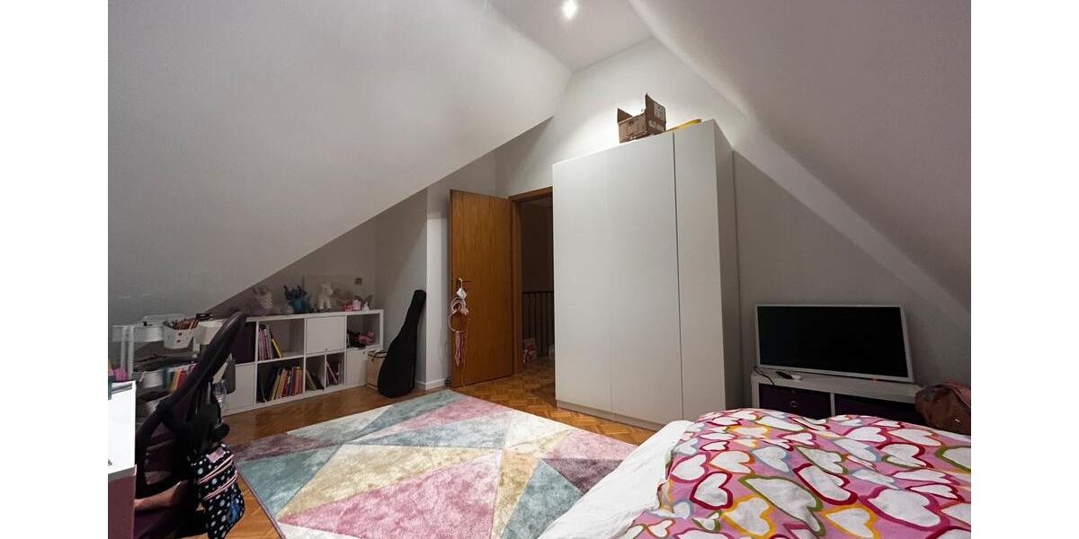 Reihenhaus Essen Stadtbezirk VI - 6 Zimmer, 130 m&sup2;, 385.000&euro; | Angebot:25921680