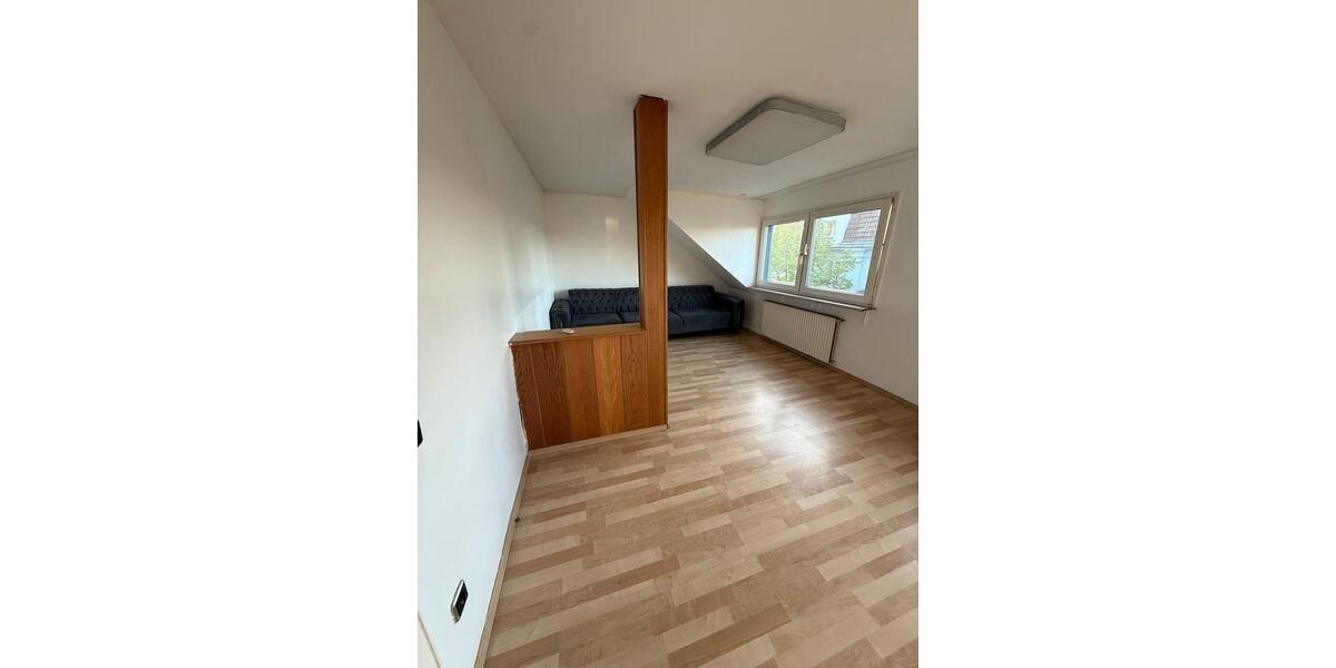 Dachgeschoßwohnung Essen Stadtbezirk V - 2 Zimmer, 70 m&sup2;, 750&euro; | Angebot:26699828