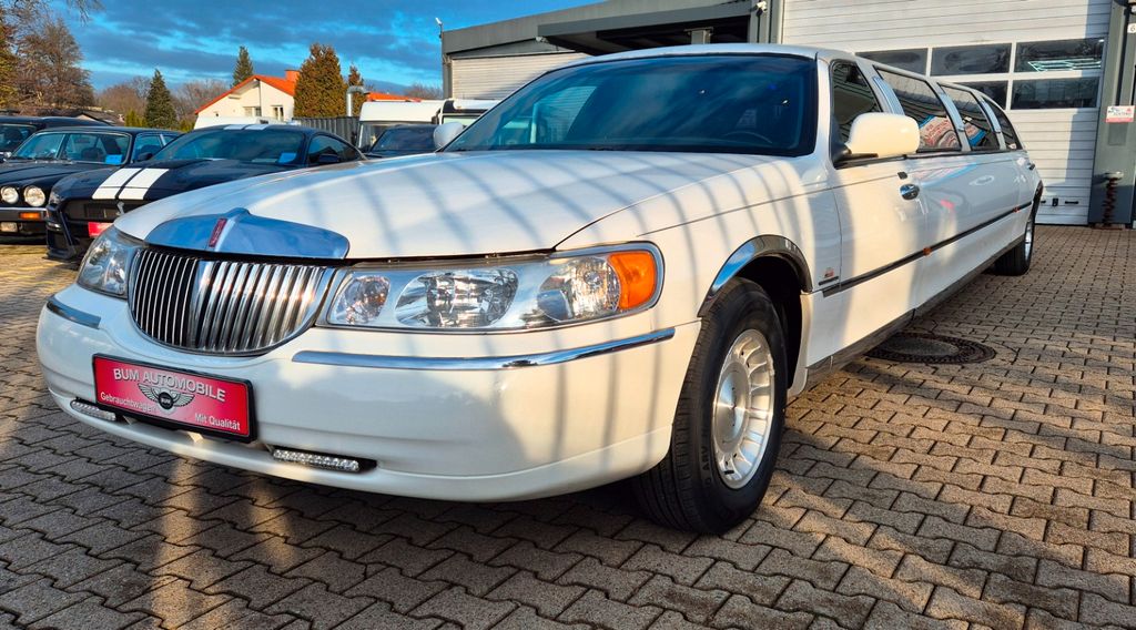 Lincoln Town Car 240.000 km 8.990 &euro; Recklinghausen 45659