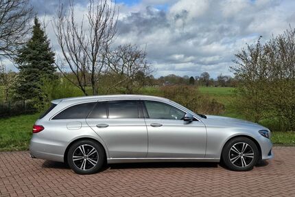 Mercedes-Benz E 220 110.000 km 23.850 &euro; Hünxe (Ruhrgebiet/Niederrhein) 46569