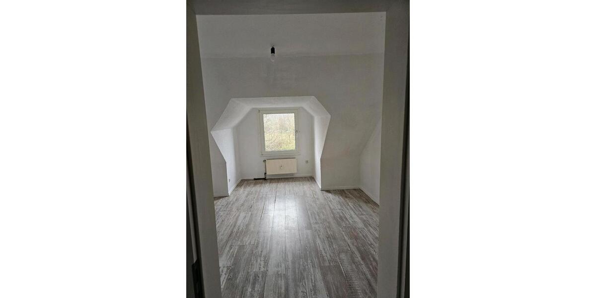 Dachgeschoßwohnung Gelsenkirchen Gelsenkirchen-Nord - 1.5 Zimmer, 41 m&sup2;, 360&euro; | Angebot:24770721