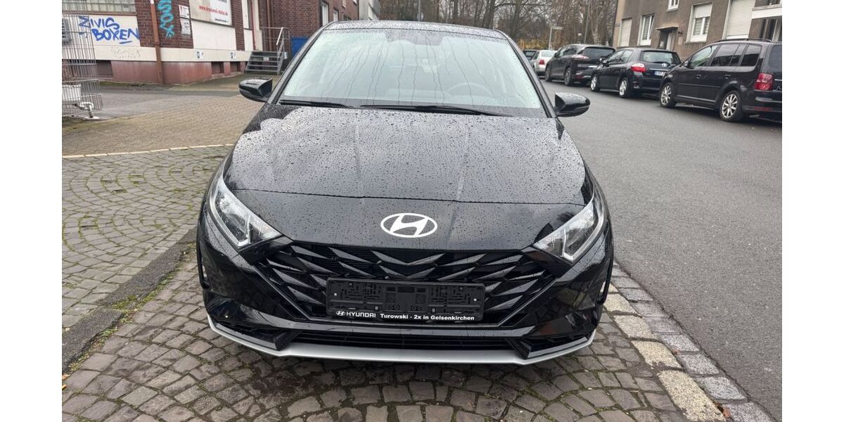 Hyundai i20 5.438 km 18.699 &euro; Gelsenkirchen 45879