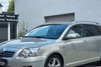 Toyota Avensis 323.428 km 1.890 &euro; Velbert 42551