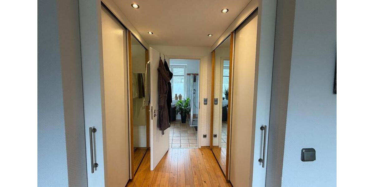 Reihenhaus Essen Huttrop - 3 Zimmer, 123 m&sup2;, 1.800&euro; | Angebot:27615081