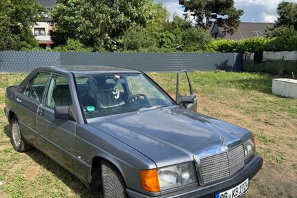 Mercedes-Benz 190 110.000 km 2.699 &euro; Oberhausen 46045
