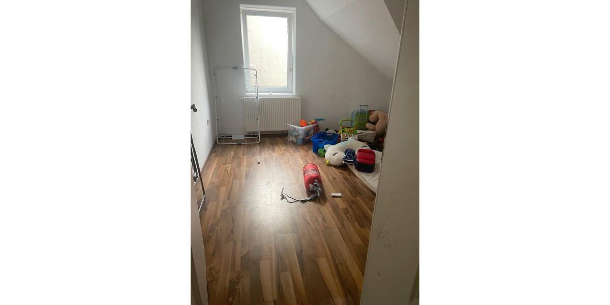 Dachgeschoßwohnung Gelsenkirchen Gelsenkirchen-Mitte - 3 Zimmer, 85 m&sup2;, 1.000&euro; | Angebot:26702230