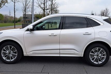 Ford Kuga 63.000 km 24.990 &euro; Essen OT Westviertel 45127