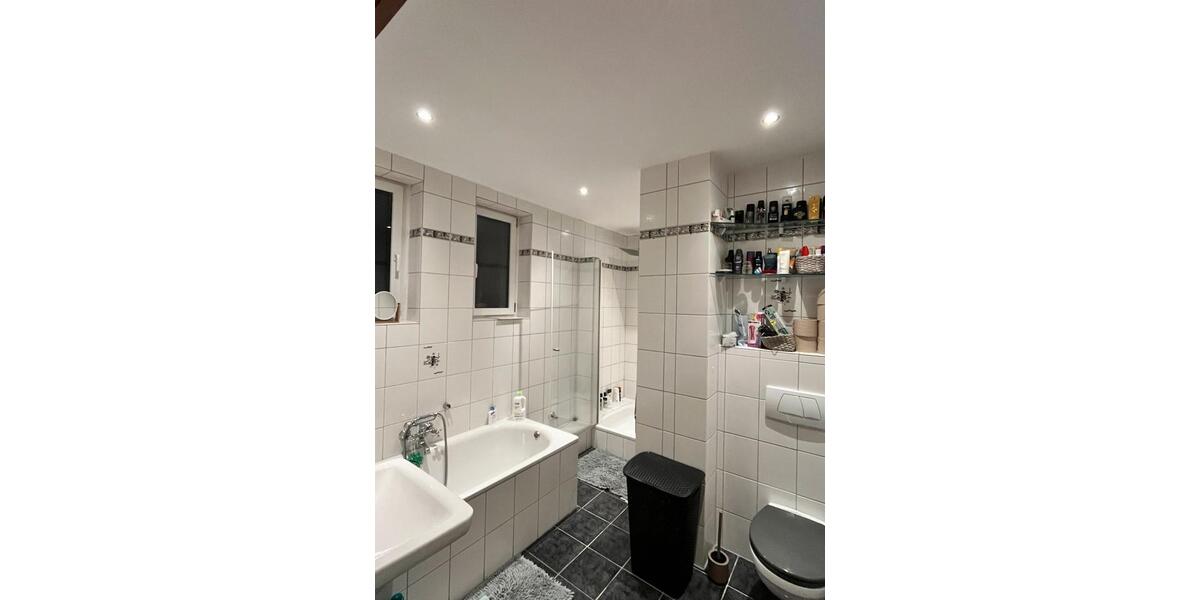 Erdgeschoßwohnung Bochum Höntrop - 3.5 Zimmer, 133 m&sup2;, 1.350&euro; | Angebot:26036349