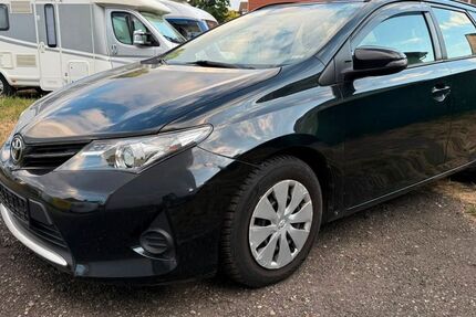 Toyota Auris 245.300 km 2.900 &euro; Oberhausen 46049