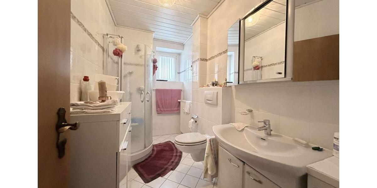 Etagenwohnung Oberhausen - 2 Zimmer, 62 m&sup2;, 680&euro; | Angebot:25720448