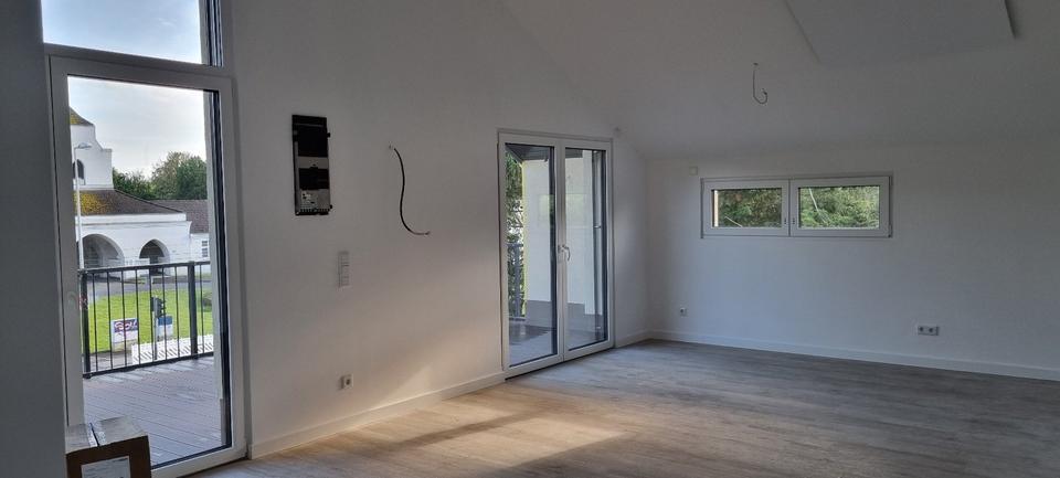 Dachgeschoßwohnung Mülheim an der Ruhr Menden-Holthausen - 3 Zimmer, 76 m&sup2;, 1.200&euro; | Angebot:25340739