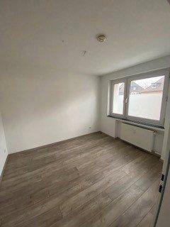 Etagenwohnung Dinslaken Hiesfeld - 3.5 Zimmer, 74 m&sup2;, 703&euro; | Angebot:25988639