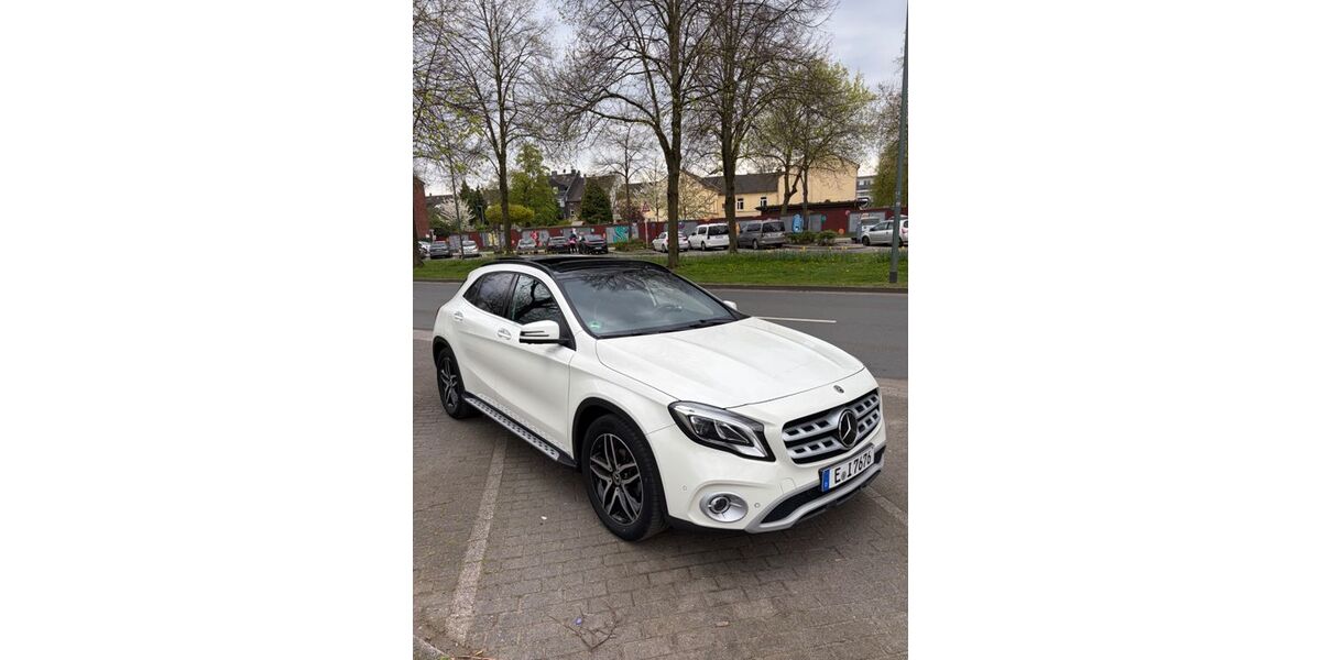 Mercedes-Benz GLA 180 77.500 km 18.900 &euro; Essen 45327