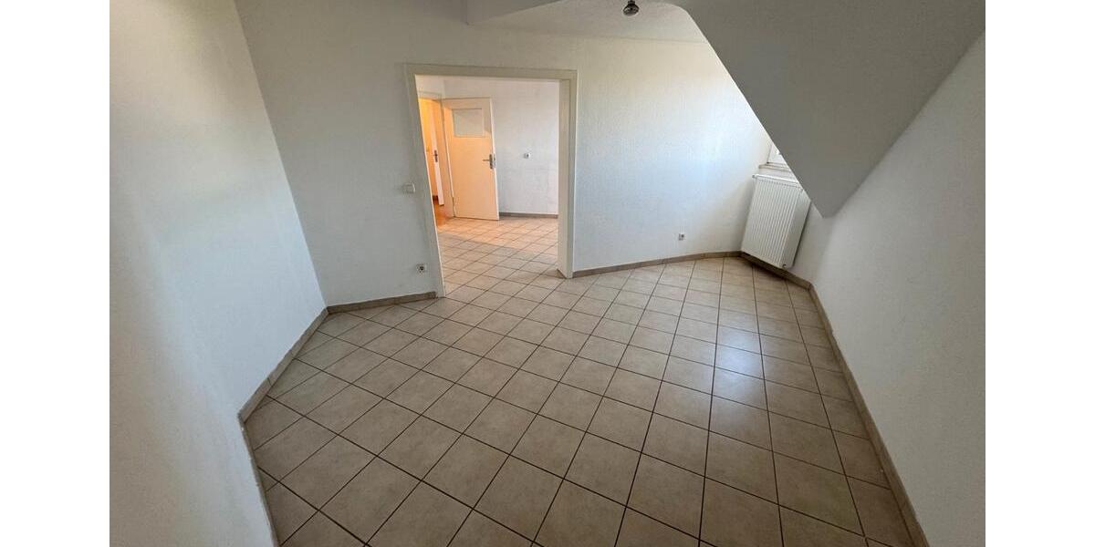 Dachgeschoßwohnung Essen Südviertel - 5 Zimmer, 117 m&sup2;, 1.150&euro; | Angebot:26696762