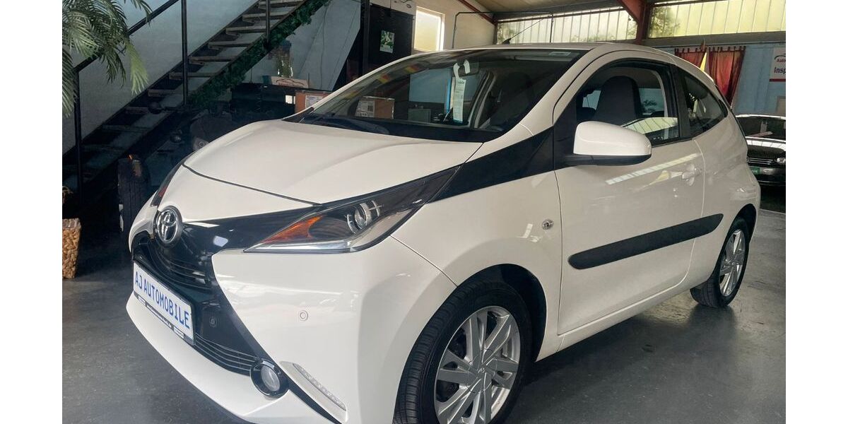Toyota Aygo (X) 81.000 km 5.790 &euro; Bottrop 46238