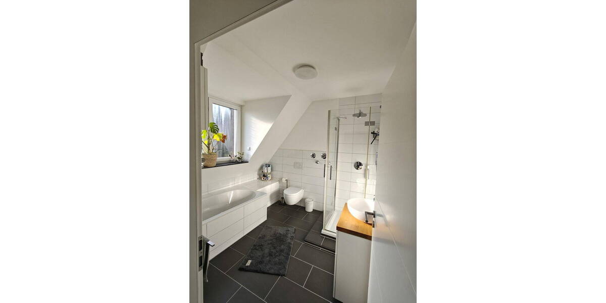 Etagenwohnung Dinslaken Hiesfeld - 3 Zimmer, 87 m&sup2;, 315.000&euro; | Angebot:26048750