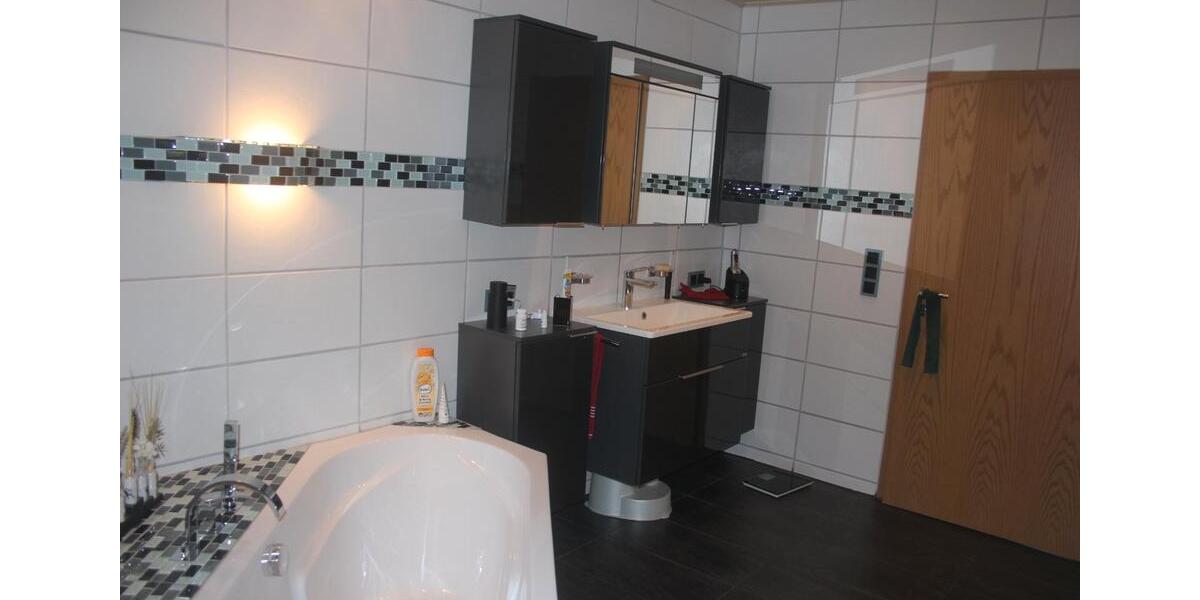 Etagenwohnung Gelsenkirchen Erle - 5 Zimmer, 180 m&sup2;, 240.000&euro; | Angebot:26020590