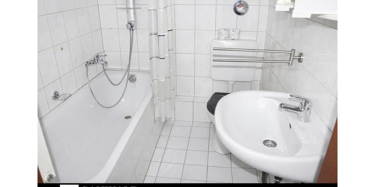 Dachgeschoßwohnung Essen Frillendorf - 3.5 Zimmer, 42 m&sup2;, 350&euro; | Angebot:26025407