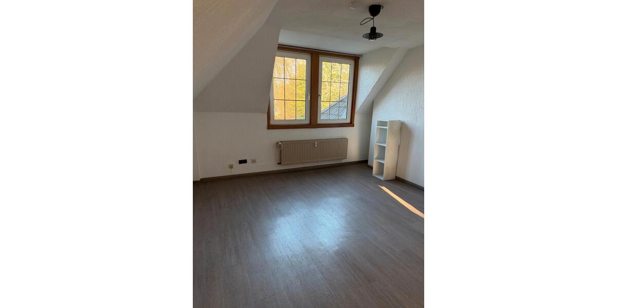 Dachgeschoßwohnung Gelsenkirchen Gelsenkirchen-Mitte - 1.5 Zimmer, 31 m&sup2;, 300&euro; | Angebot:26539748