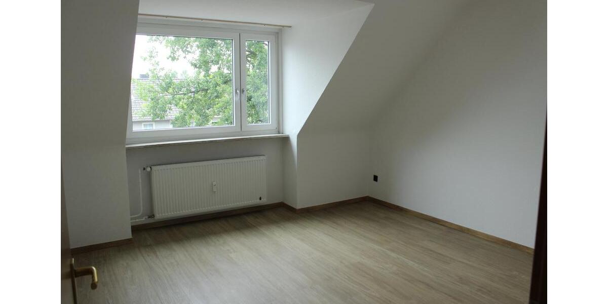 Dachgeschoßwohnung Gelsenkirchen Gelsenkirchen-West - 3.5 Zimmer, 74 m&sup2;, 465&euro; | Angebot:25352264