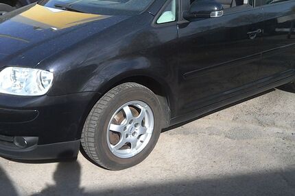 VW Touran 192.000 km 3.450 &euro; Mülheim-Speldorf 45478