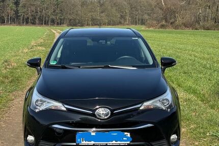 Toyota Avensis 154.500 km 12.800 &euro; Haltern am See 45721