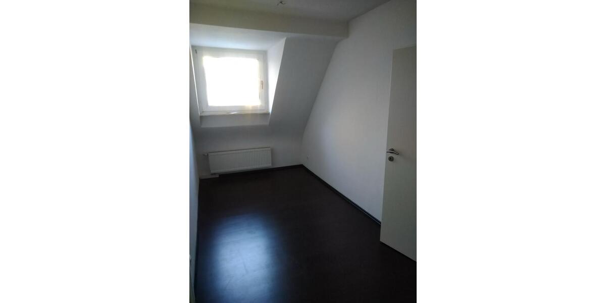 Dachgeschoßwohnung Essen Stadtbezirk II - 2 Zimmer, 40 m&sup2;, 550&euro; | Angebot:26033818
