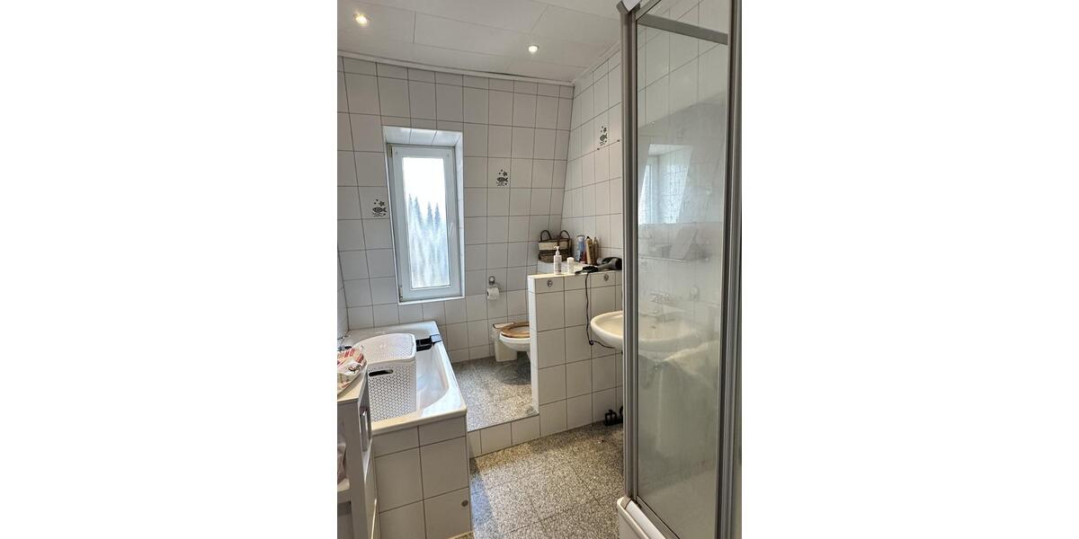 Etagenwohnung Essen Stadtbezirk III - 3 Zimmer, 90 m&sup2;, 650&euro; | Angebot:25964950