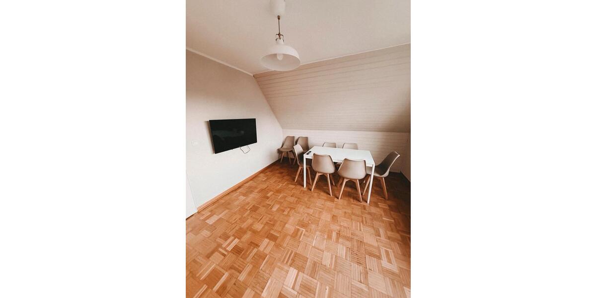 Dachgeschoßwohnung Essen Stadtbezirk V - 3.5 Zimmer, 78 m&sup2;, 1.090&euro; | Angebot:25942485