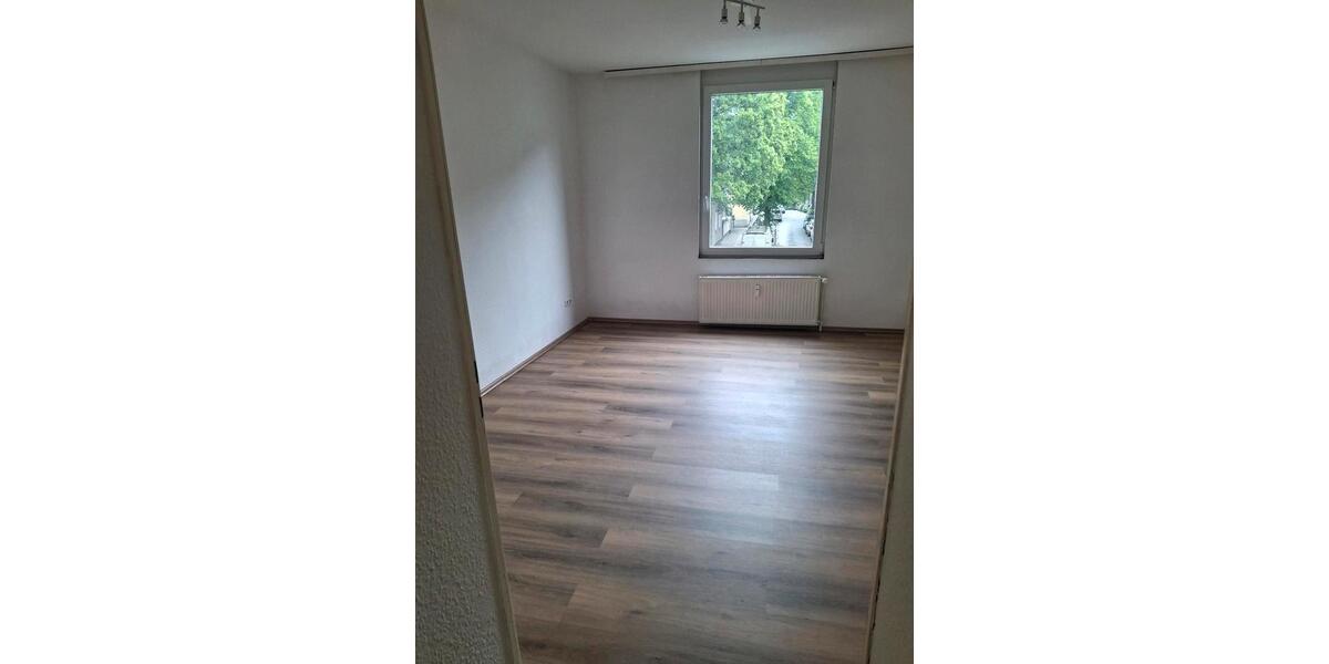 Etagenwohnung Essen Stadtbezirk VII - 4 Zimmer, 102 m&sup2;, 1.300&euro; | Angebot:26624756