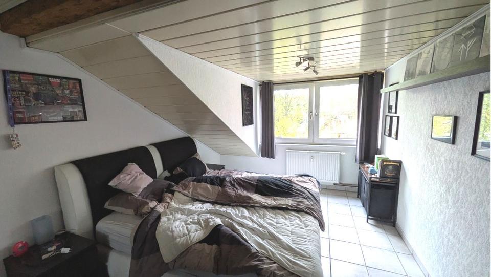 Dachgeschoßwohnung Dortmund Hörde - 3 Zimmer, 90 m&sup2;, 860&euro; | Angebot:25987527