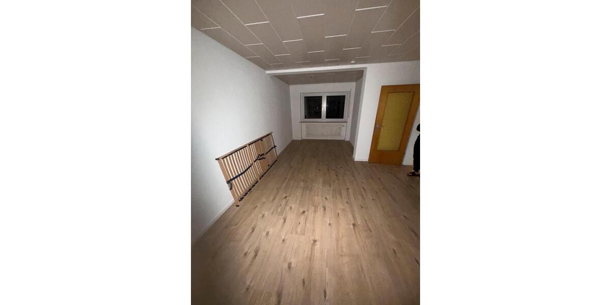 Etagenwohnung Essen Stadtbezirk VIII - 4 Zimmer, 95 m&sup2;, 1.500&euro; | Angebot:26112921