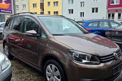 VW Touran 128.000 km 8.300 &euro; Essen 45144