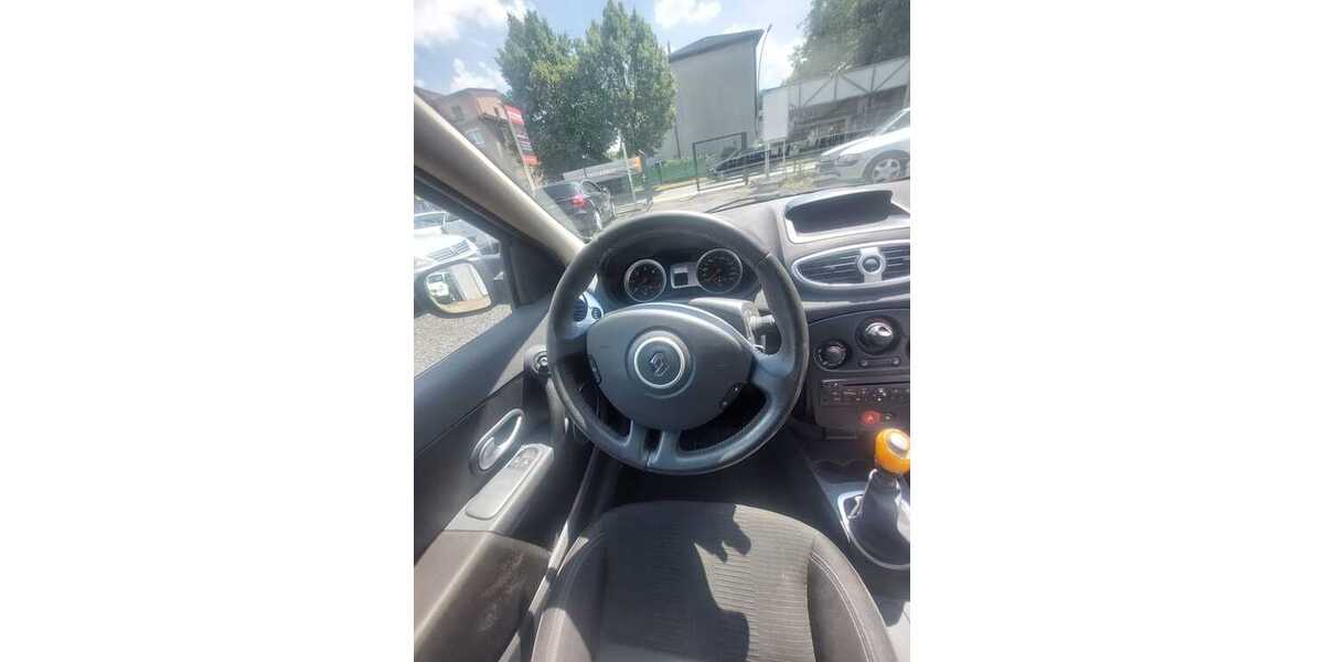 Renault clio 203.150 km 1.999 &euro; Witten 58454