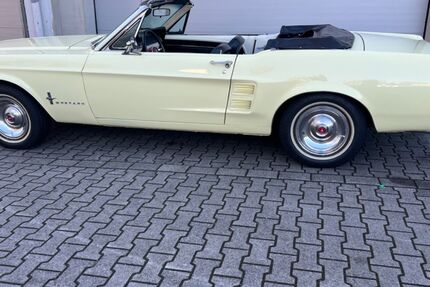 Ford Mustang 81.700 km 49.260 &euro; Dortmund 44229