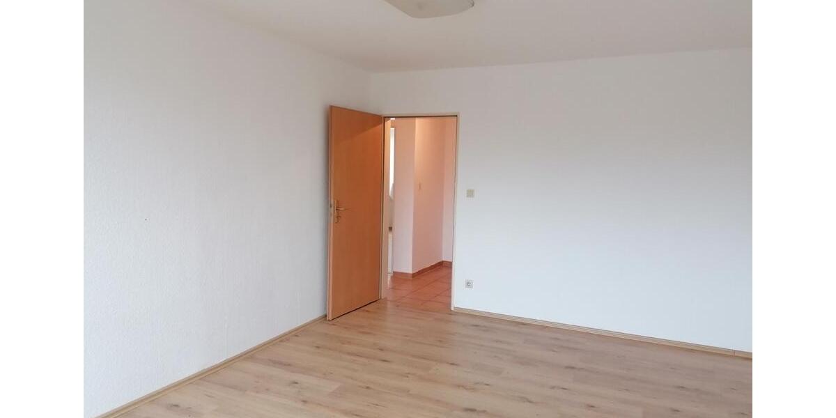 Dachgeschoßwohnung Gelsenkirchen - 3.5 Zimmer, 66 m&sup2;, 430&euro; | Angebot:25839834