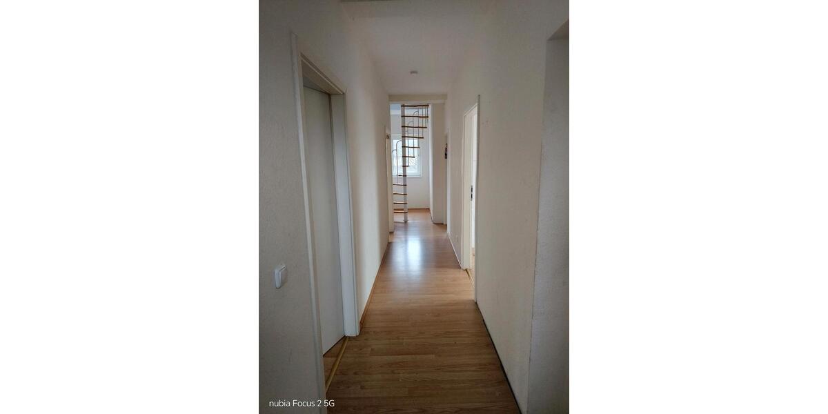 Dachgeschoßwohnung Dinslaken Hiesfeld - 2 Zimmer, 60 m&sup2;, 850&euro; | Angebot:25538873