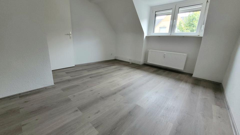 Dachgeschoßwohnung Essen Stadtbezirk IV - 2 Zimmer, 47 m&sup2;, 429&euro; | Angebot:24493576