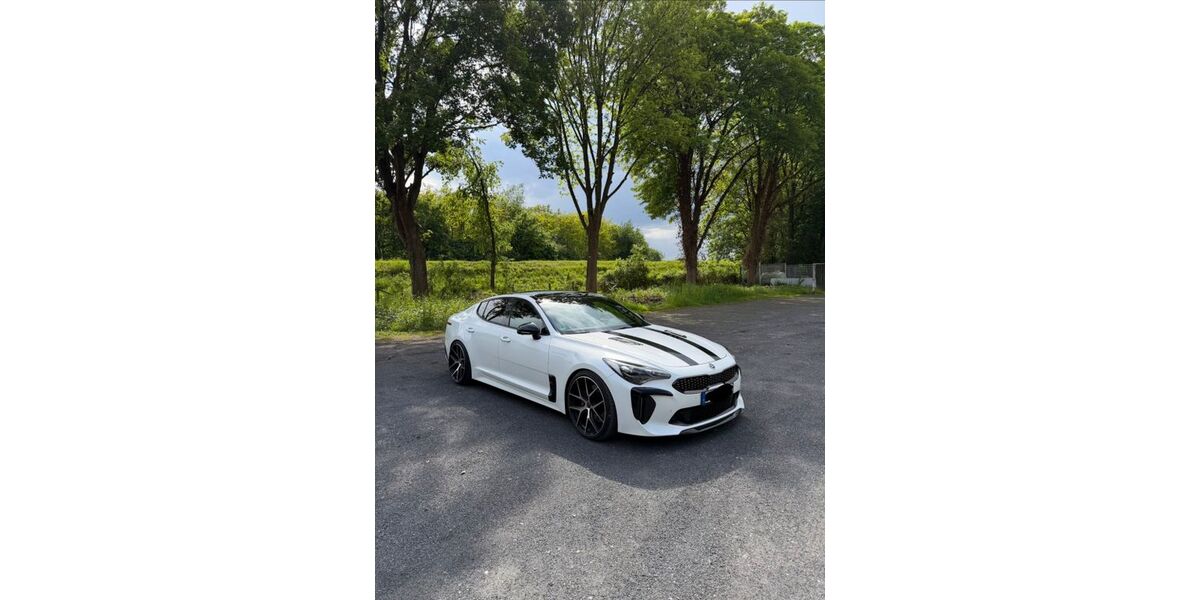 Kia Stinger 110.000 km 29.900 &euro; Selm 59379
