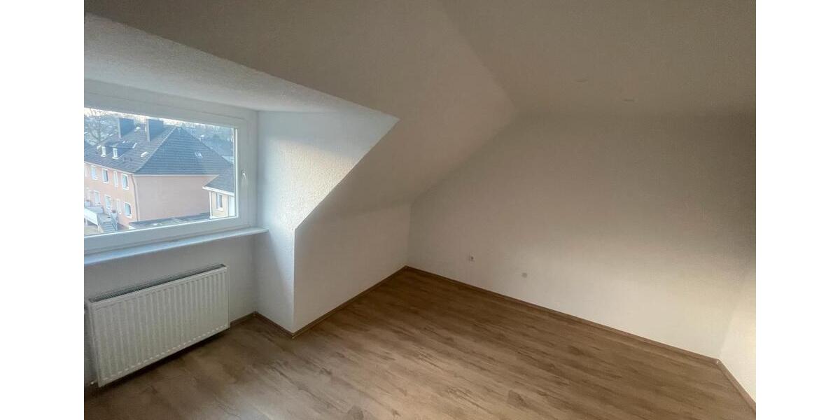 Dachgeschoßwohnung Bochum Bochum-Mitte - 3 Zimmer, 60 m&sup2;, 650&euro; | Angebot:25294053