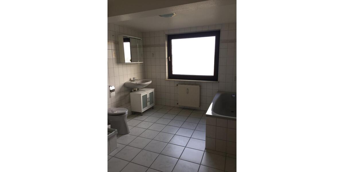 Dachgeschoßwohnung Dinslaken Lohberg - 2.5 Zimmer, 63 m&sup2;, 460&euro; | Angebot:25759358