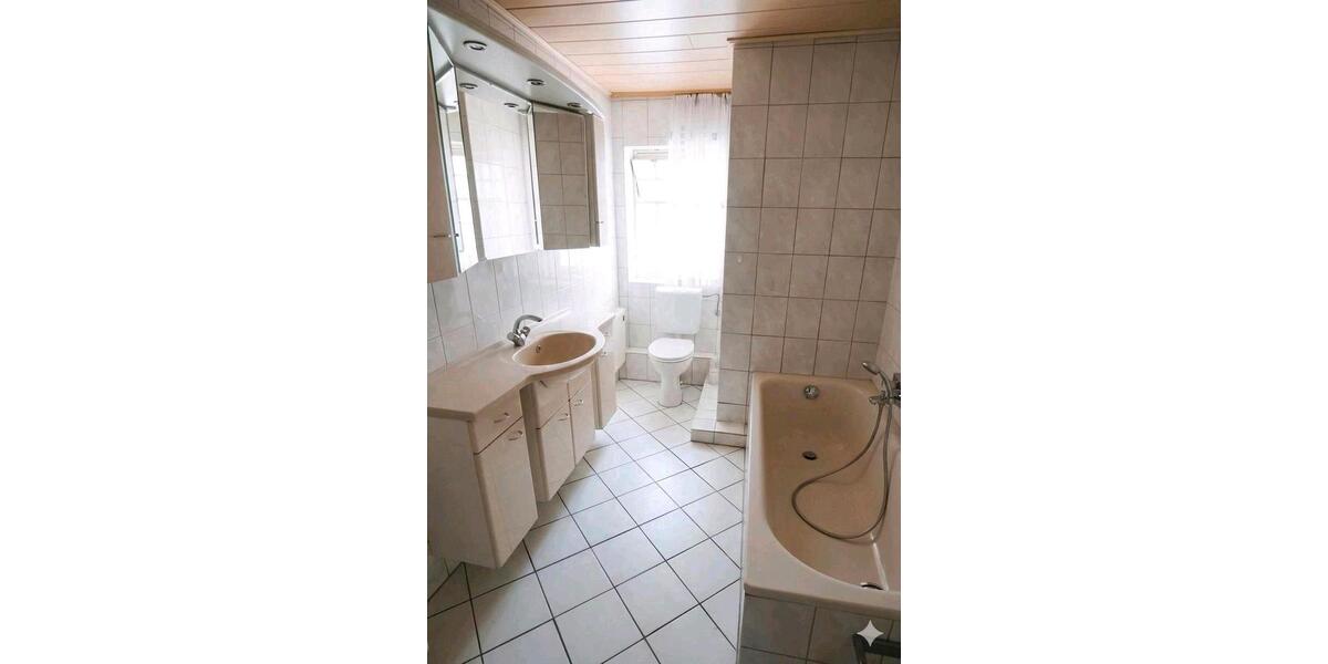 Etagenwohnung Marl Alt-Marl - 3.5 Zimmer, 155 m&sup2;, 1.300&euro; | Angebot:26040074