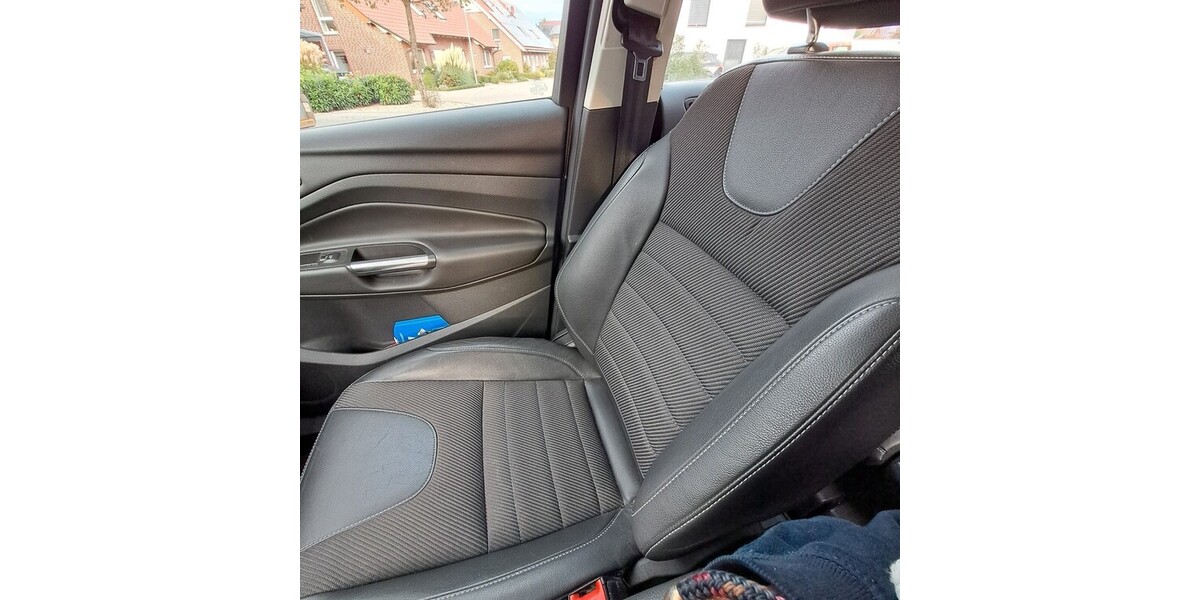 Ford Kuga 90.000 km 11.900 &euro; Dülmen 48249