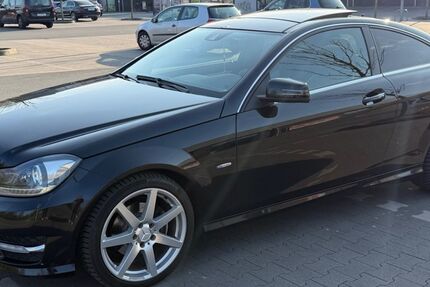 Mercedes-Benz C 250 148.000 km 14.000 &euro; Essen 45141